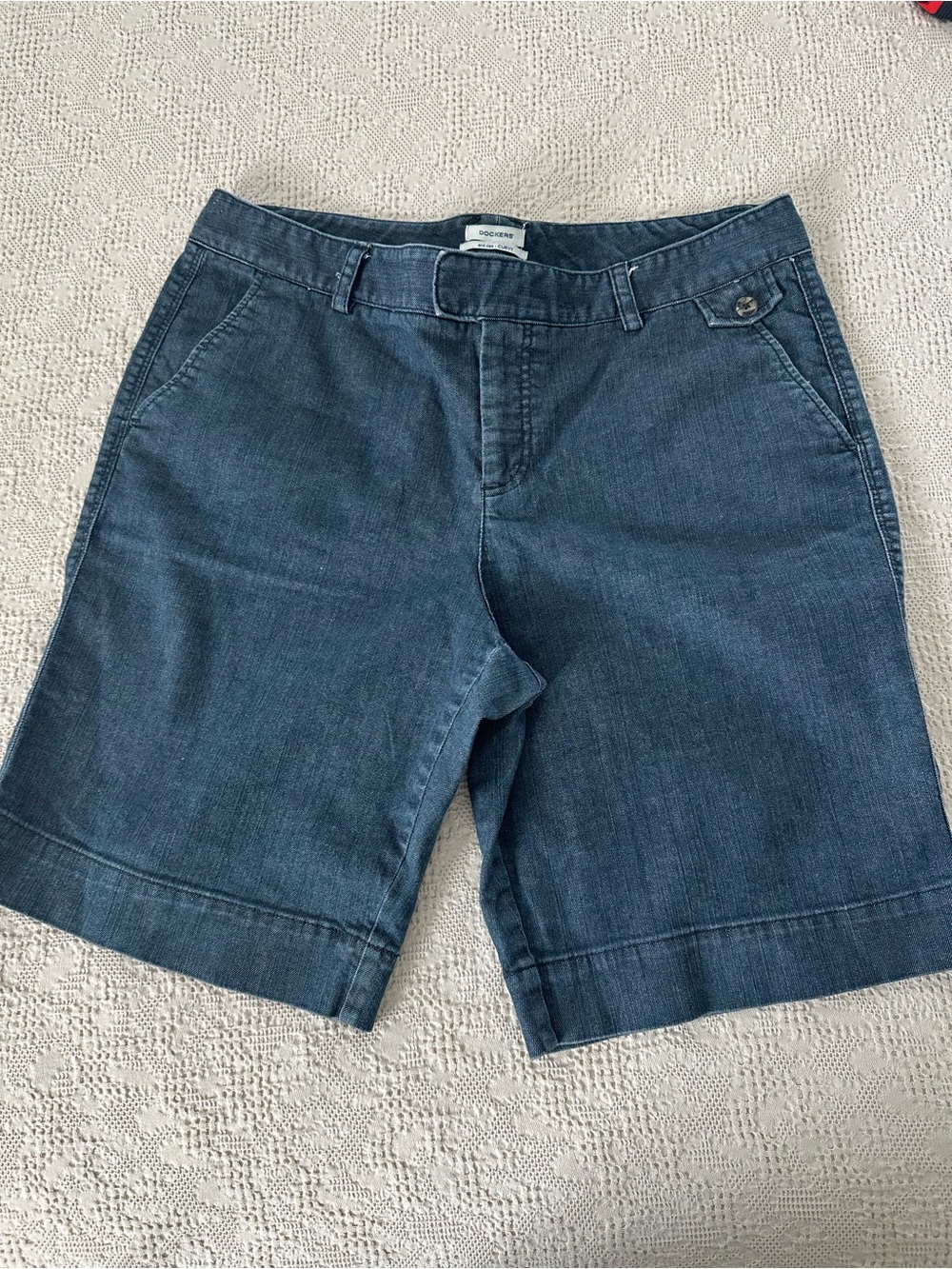 Dockers Curvy Mid-Rise Denim Shorts in Indigo Wash Size 16